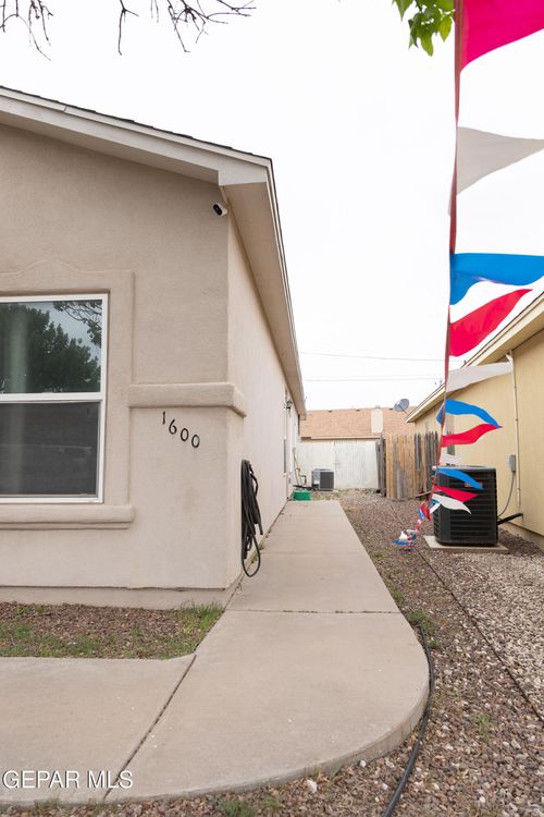 1600 Bradley Court, Out of Service Area, AK, 99999 | Card Image