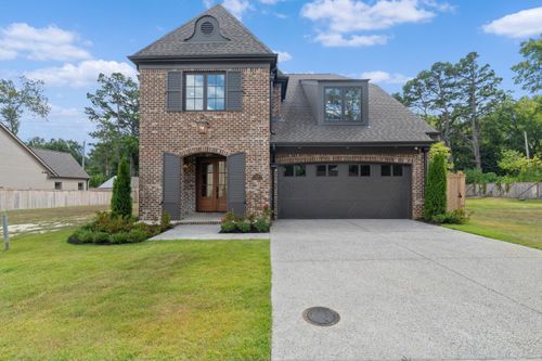 5009 Henry Heights Dr, Memphis, TN, 38117-1019 | Card Image