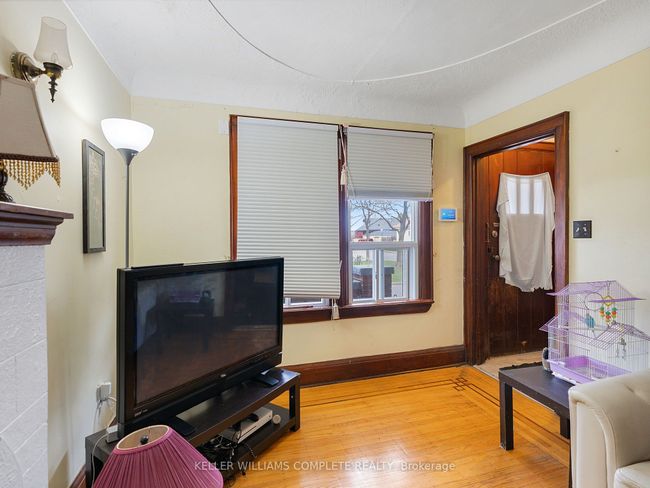 174 Park Row N, House other with 2 bedrooms, 2 bathrooms and null parking in Hamilton ON | Image 11