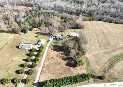 130 Twin Cedar Rd, South Hill, VA, 23970-6156 | Card Image