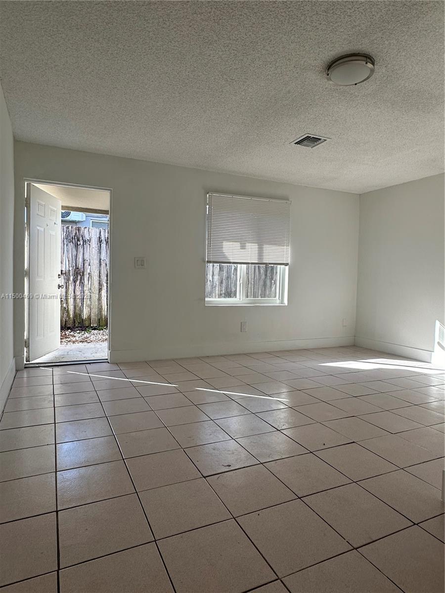 2 190 Nw 51st St, For Rent in Miami Zoocasa