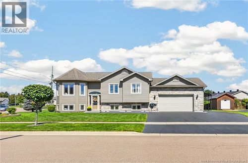77 Crawford St, Moncton, NB, E1G0H3 | Card Image