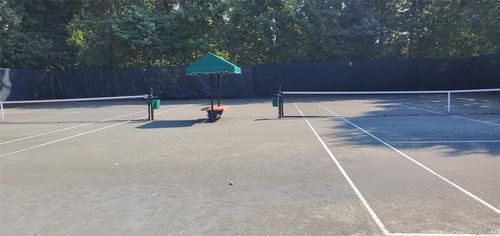 91 Duckpond Dr, Manhasset, NY, 11030-4031 | Card Image