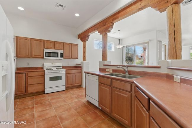Kitchen | Image 9
