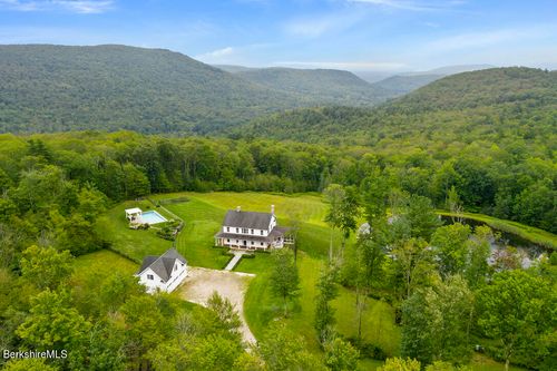 470 Harrington Dr, Austerlitz, NY, 12017 | Card Image