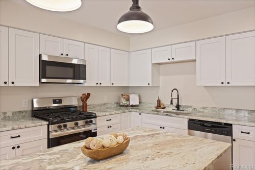 3937 Curtis Rd, Birch Run, MI, 48415-9083 | Card Image