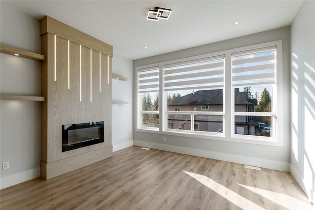 10897 Morrisette Pl, House other with 6 bedrooms, 5 bathrooms and 4 parking in Maple Ridge BC | Image 9