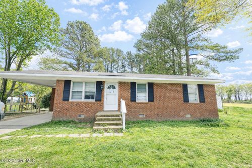 209 Green Acres Rd, Snow Hill, NC, 28580-7221 | Card Image