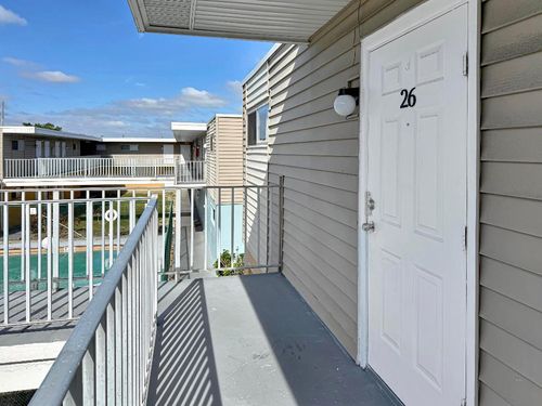 a26-1500 Crescent Cir, Lake Park, FL, 33403-2234 | Card Image