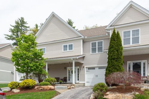 89 Woodview Way, Manchester, NH, 03102 | Card Image