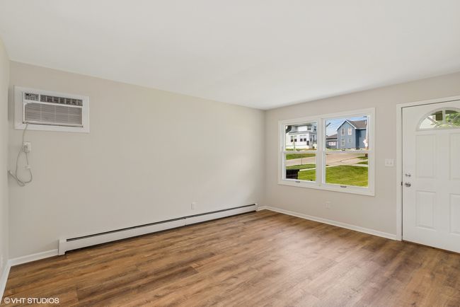 317 Park Ave, Home with 4 bedrooms, 2 bathrooms and 4 parking in Antioch IL | Image 9