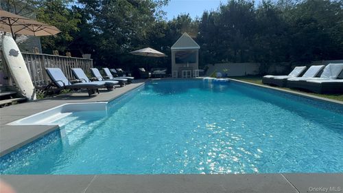 30 Lewis Rd, East Quogue, NY, 11942-5004 | Card Image