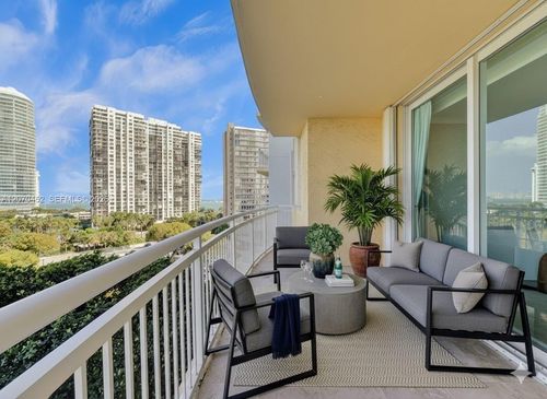 804-2475 Brickell Ave, Miami, FL, 33129-2478 | Card Image