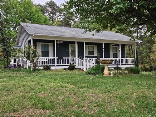 149 Briarwood Knollwood St, State Road, NC, 28676-9100 | Card Image