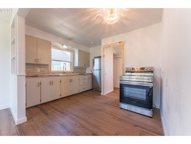1636 Maple St, House other with 2 bedrooms, 1 bathrooms and null parking in Myrtle Point OR | Image 12