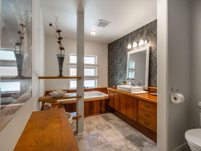 410 17 Th Ave, House other with 4 bedrooms, 5 bathrooms and 4 parking in Sointula BC | Image 38
