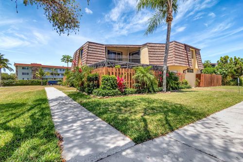 44 Springdale Cir, Palm Springs, FL, 33461-6324 | Card Image