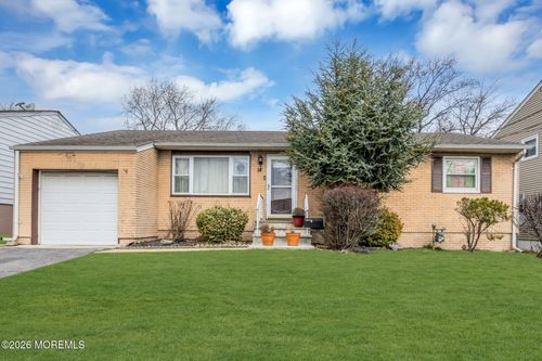 14 Hastings Pl, Carteret, NJ, 07008-1805 | Card Image