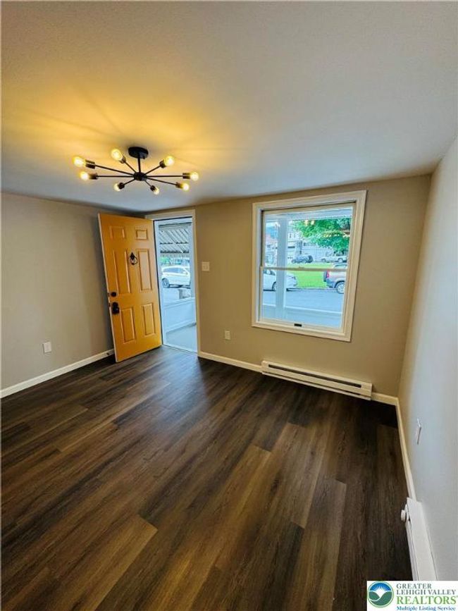 332 W Patterson St, House other with 3 bedrooms, 1 bathrooms and null parking in Lansford PA | Image 5