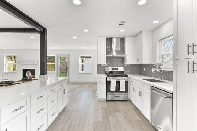 6235 Dumfries Dr, House other with 4 bedrooms, 2 bathrooms and 2 parking in Houston TX | Image 9