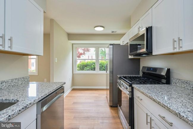 8321 Irongate Way, Townhouse with 3 bedrooms, 3 bathrooms and null parking in MANASSAS VA | Image 15