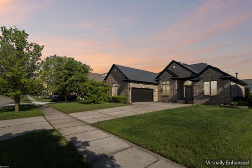 20351 Bannister Dr, Macomb, MI, 48044-5944 | Card Image