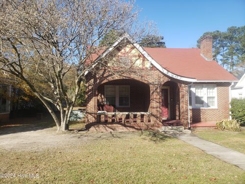 213 W Greene St, Snow Hill, NC, 28580-1433 | Card Image
