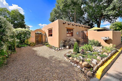 126 Duran St, Santa Fe, NM, 87501-1818 | Card Image