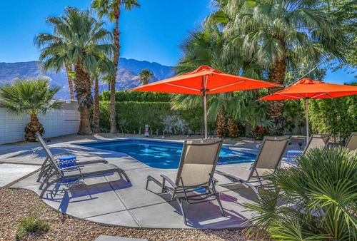 688 E Spencer Dr, Palm Springs, CA, 92262 | Card Image