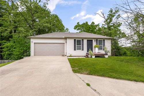 1615 Cresent St, Bentonville, AR, 72712-9411 | Card Image