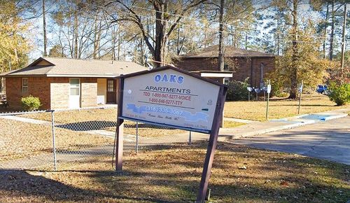 1222 E 5th Ave, Oakdale, LA, 71463-4000 | Card Image