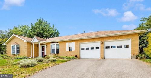 405 Holly Ln, MARTINSBURG, WV, 25401-2091 | Card Image