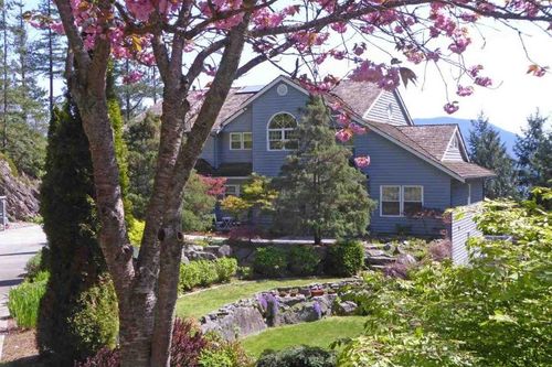 63 Chadwick Rd, Gibsons, BC, V0N1V6 | Card Image