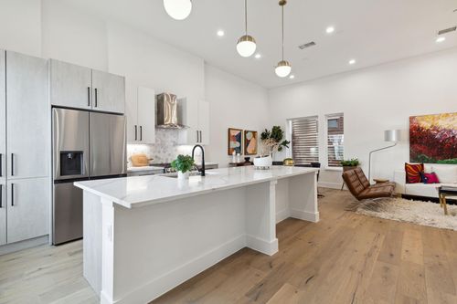 106-4208 Live Oak St, Dallas, TX, 75204-6733 | Card Image