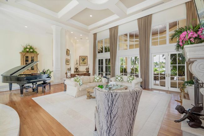 19223 Riverside Dr, House other with 5 bedrooms, 6 bathrooms and null parking in Tequesta FL | Image 8