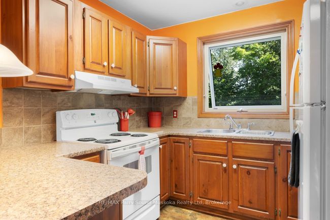 18 Meharg Dr, House other with 3 bedrooms, 2 bathrooms and 7 parking in Mckellar ON | Image 24
