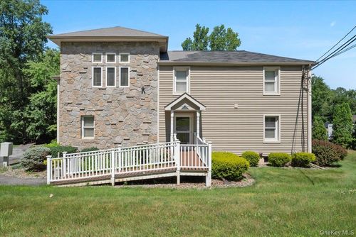 372 Plank Rd, Newburgh, NY, 12550-2440 | Card Image