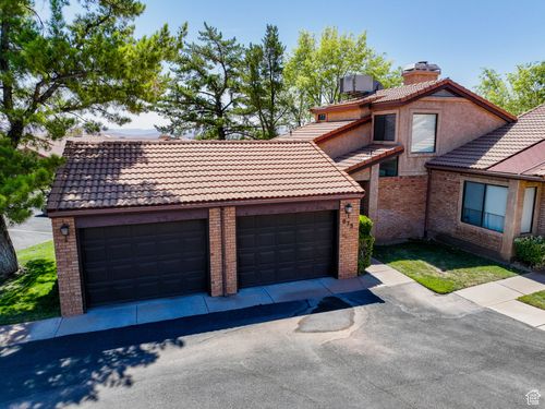 673 Ridge Rim Way, St George, UT, 84770-5700 | Card Image