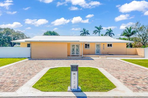 334 Se Avenue I, Belle Glade, FL, 33430 | Card Image