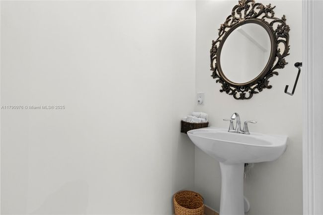 22364 Sw 89 Th Path, Townhouse with 4 bedrooms, 3 bathrooms and null parking in Cutler Bay FL | Image 11