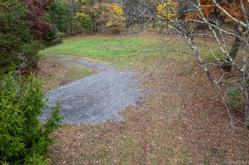 00 N Quaker Ln, Hyde Park, NY, 12538 | Card Image