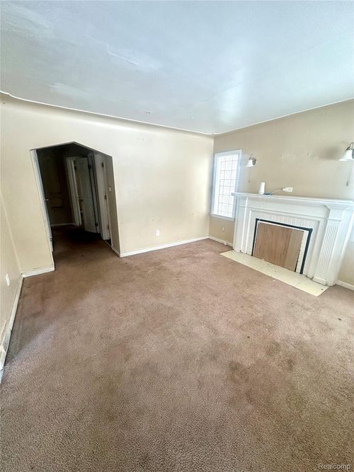 10696 Stratman St, Detroit, MI, 48224-2416 | Card Image