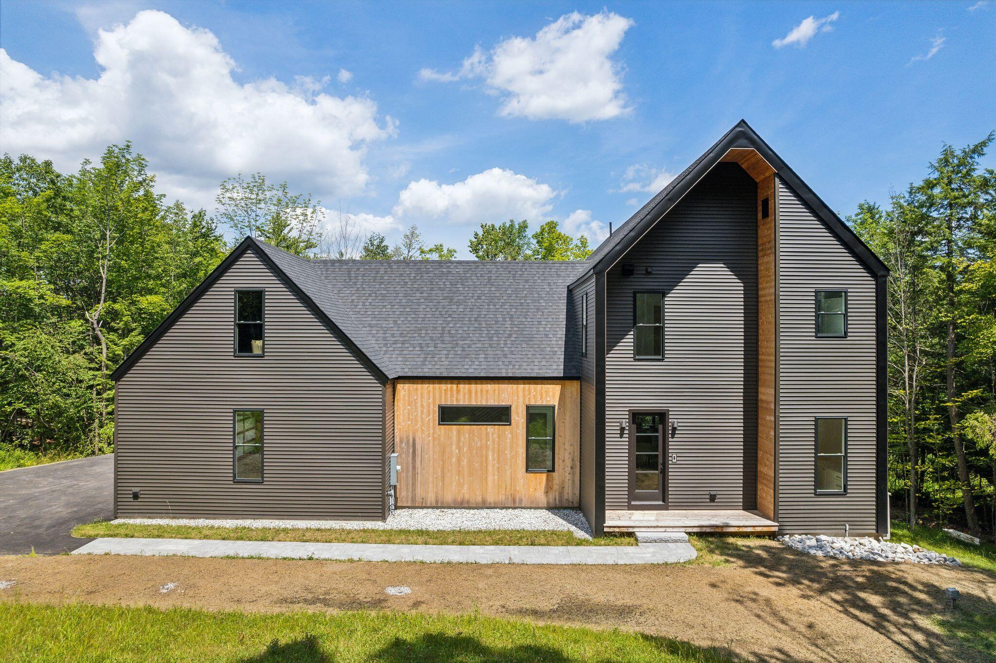 New Minnot Way, Falmouth, ME 04105