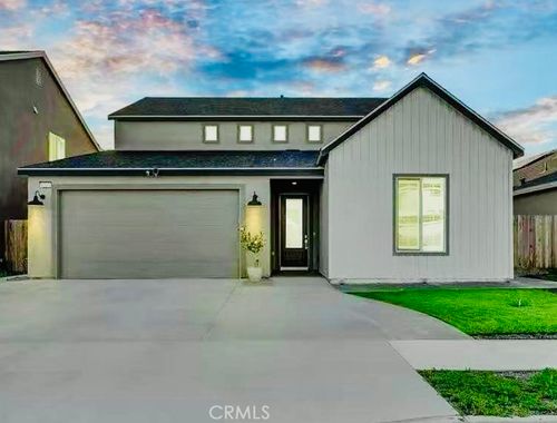 1327 S Palm St, Visalia, CA, 93292-3453 | Card Image