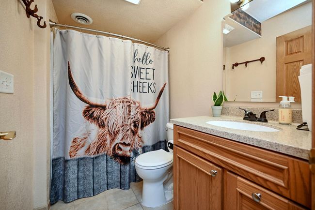 27 LL Bathroom.jpg | Image 27