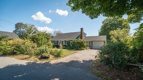 45 Willow St, South Hamilton, MA, 01982-2224 | Card Image