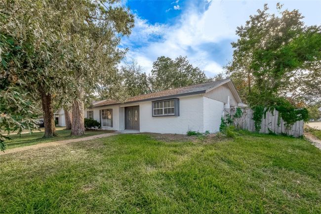 23131 Earlmist Dr, House other with 3 bedrooms, 2 bathrooms and 3 parking in Spring TX | Image 5