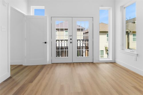 h-5614 Larkin, Houston, TX, 77007 | Card Image