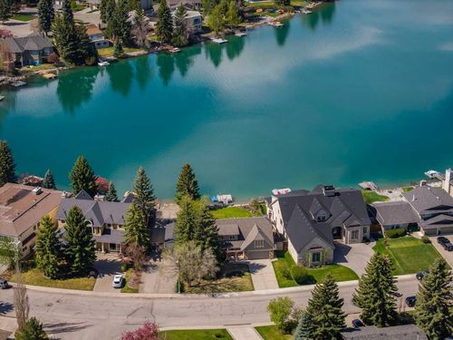 947 Lake Placid Dr Se, Calgary, AB, T2J4C4 | Card Image