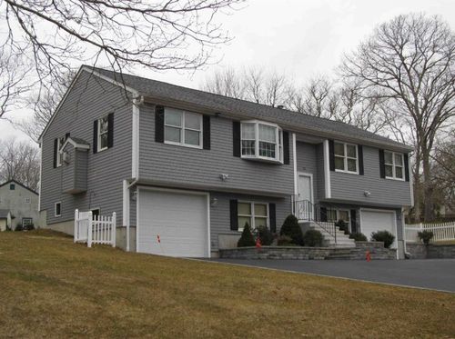 58 Brush Hill Road, Narragansett, RI, 02882 | Card Image